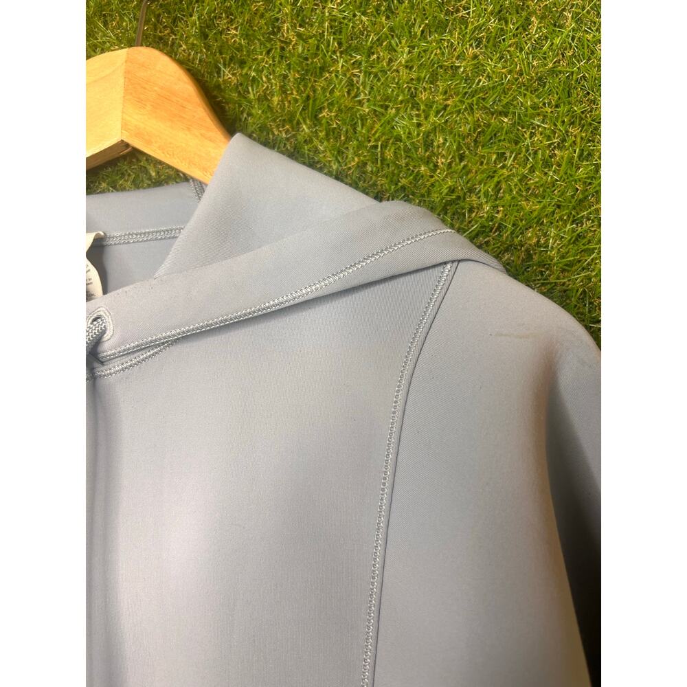 Lululemon Challenge Round Hoodie Rhino Gray Athleisure Pullover Cropped Size 2 - Picture 3 of 10